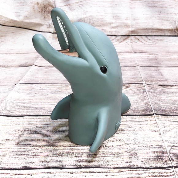 Vintage FLIPPER The DOLPHIN Movie Squirting Rubber Hand Puppet Pizza Hut 1996 - Picture 1 of 9